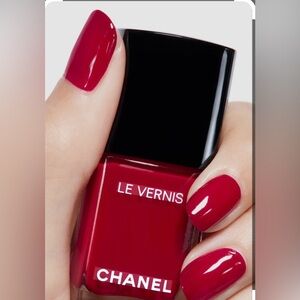 CHANEL Le Vernis Bold Red Nail Polish